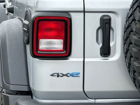 Used 2023 Jeep Wrangler Unlimited AWD/4WD image 25