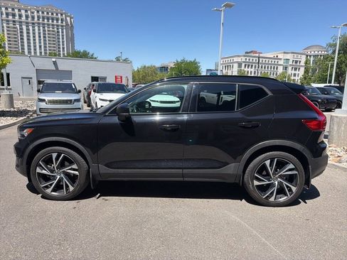 Used 2021 Volvo XC40 T5 R-Design w/ Advanced Package AWD/4WD image 9