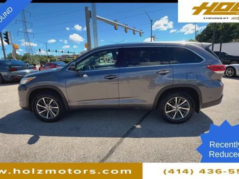 Used 2017 Toyota Highlander XLE AWD/4WD image 5