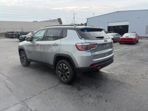 Used 2021 Jeep Compass Trailhawk image 5