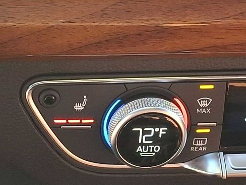 Certified 2023 Audi Q5 2.0T Premium w/ Convenience Package image 19