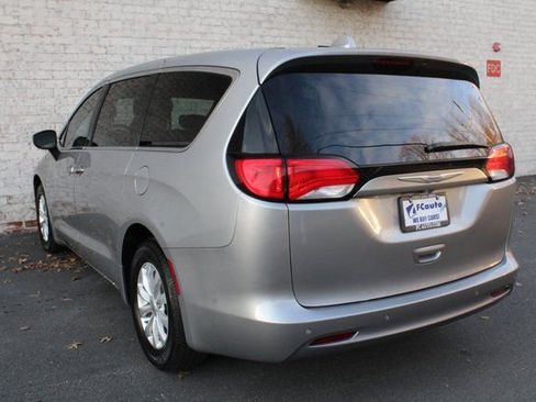 Used 2018 Chrysler Pacifica LX w/ Tire & Wheel Group image 11