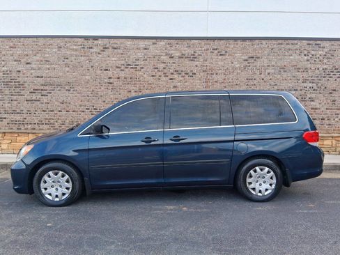 Used 2010 Honda Odyssey LX image 2