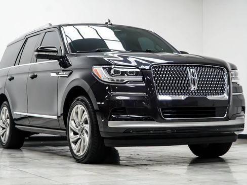 Used 2024 Lincoln Navigator Premiere AWD/4WD image 4