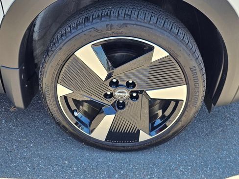 Used 2025 Nissan Kicks SR FWD image 7