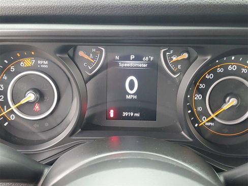 Used 2025 Jeep Wrangler Sport image 28