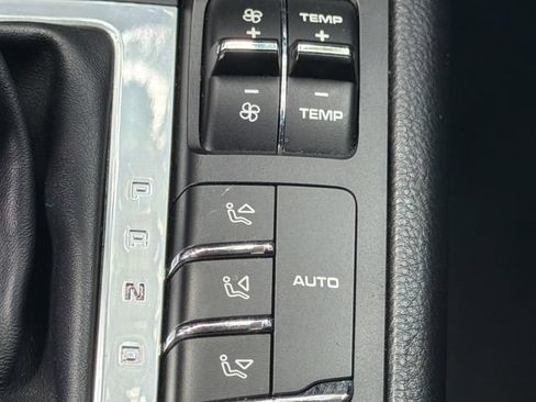 Used 2019 Porsche Macan AWD/4WD image 22