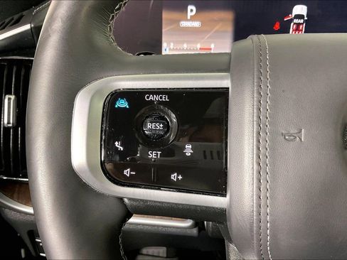 Used 2025 Nissan Armada Platinum Reserve AWD/4WD image 26