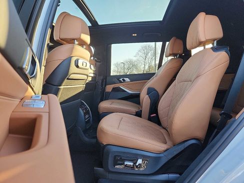 Certified 2023 BMW X7 xDrive40i w/ M Sport Package image 10