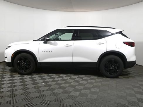 Used 2025 Chevrolet Blazer LT w/ Sound & Technology Package AWD/4WD image 2