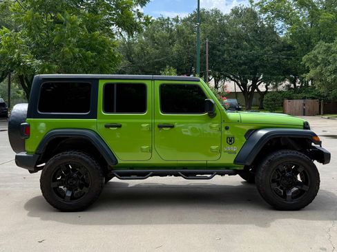 Used 2018 Jeep Wrangler Unlimited Sport S AWD/4WD image 13