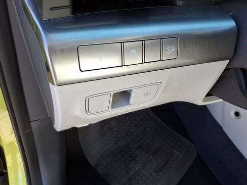 Used 2024 Hyundai Kona SEL image 17