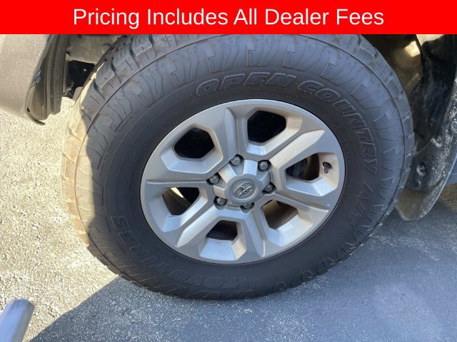 Used 2022 Toyota 4Runner SR5 Premium AWD/4WD image 2