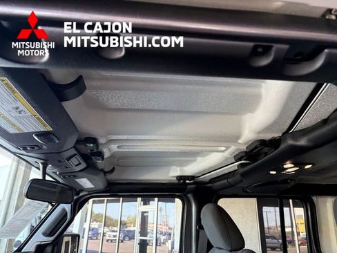 Used 2023 Jeep Wrangler Unlimited w/ Cold Weather Group AWD/4WD image 18