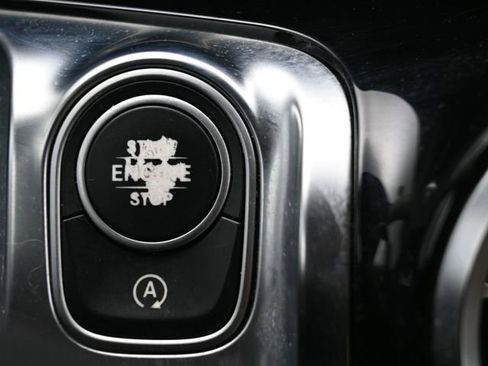 Used 2020 Mercedes-Benz GLB 250 w/ Premium Package image 23