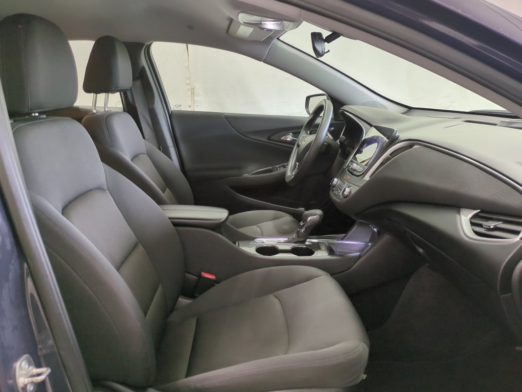 Used 2025 Chevrolet Malibu LT FWD image 19