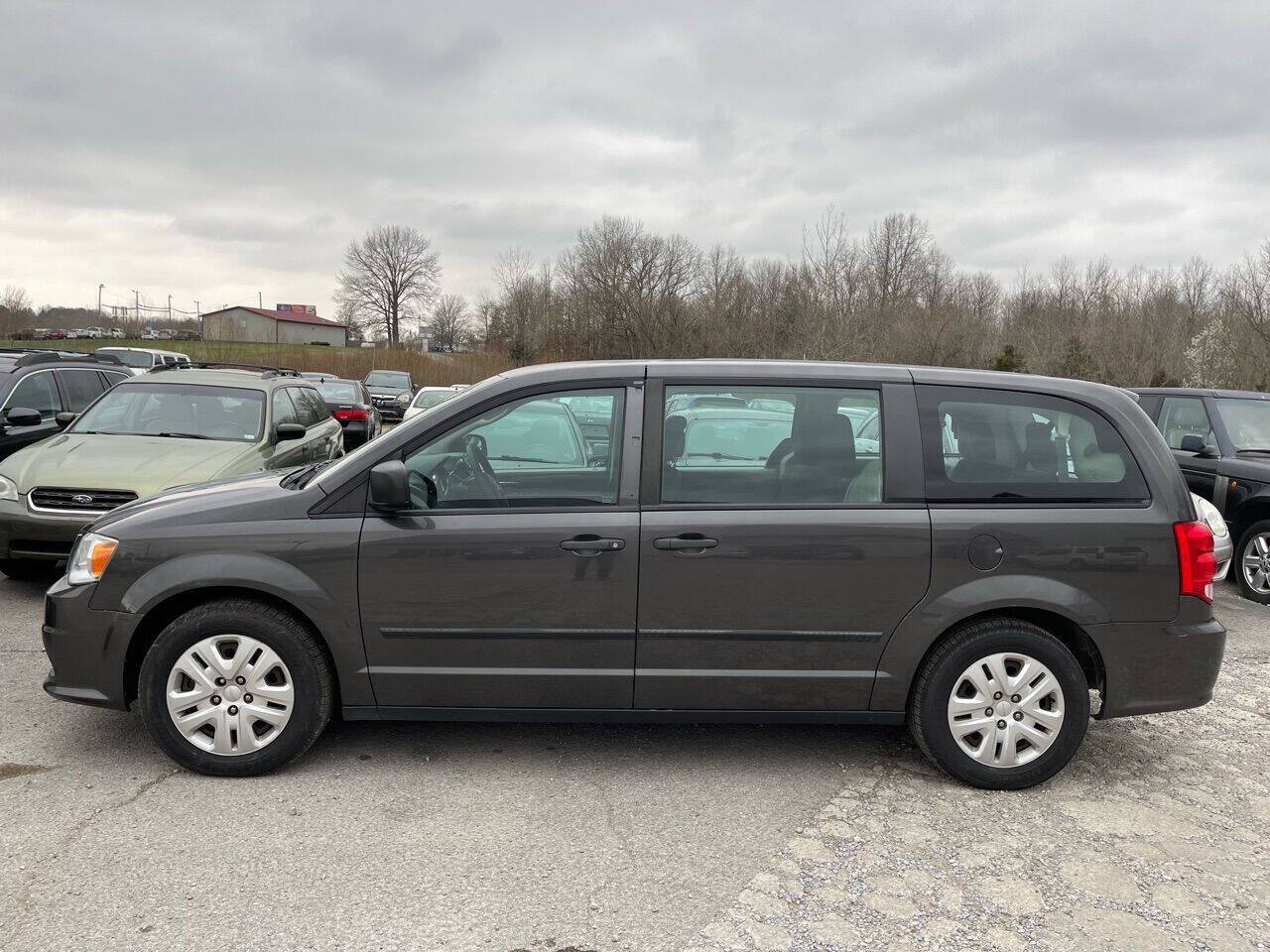 Used 2016 Dodge Grand Caravan American Value Package FWD image 4