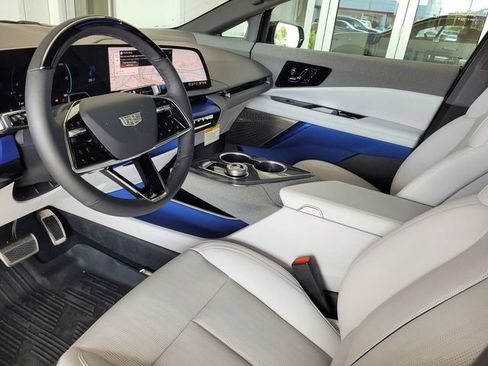 New 2027 Cadillac Optiq Premium Luxury w/ LPO, Floor Liner Package AWD/4WD image 10
