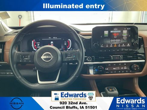 Used 2024 Nissan Pathfinder Platinum AWD/4WD image 22