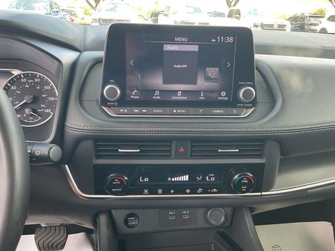 Used 2025 Nissan Rogue SV FWD image 29