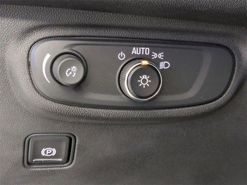 Certified 2022 GMC Terrain SLE w/ Driver Convenience Package image 17