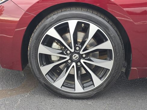 Used 2018 Nissan Maxima SR image 13