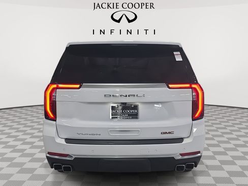 Used 2025 GMC Yukon Denali AWD/4WD image 6