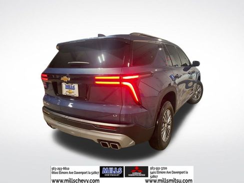 Used 2024 Chevrolet Traverse LT image 5