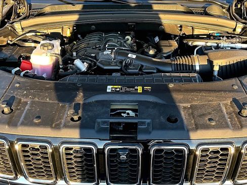 New 2025 Jeep Grand Cherokee Overland w/ Adv Protech Group III AWD/4WD image 11