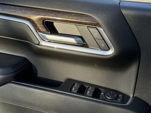 Used 2024 GMC Sierra 1500 Elevation image 24