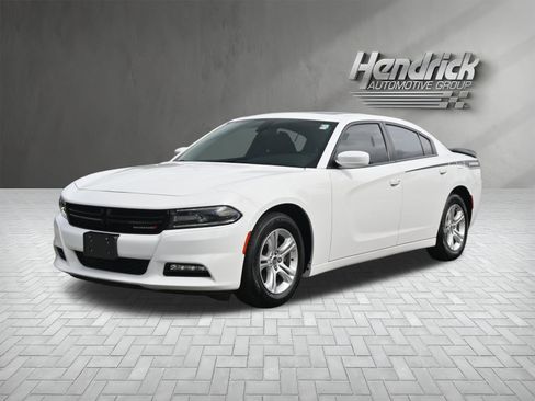 Used 2019 Dodge Charger SXT w/ Driver Confidence Group RWD image 5