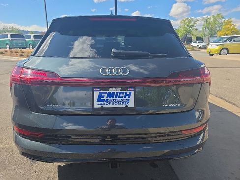 Used 2023 Audi e-tron Premium Plus w/ Premium Plus Package AWD/4WD image 4