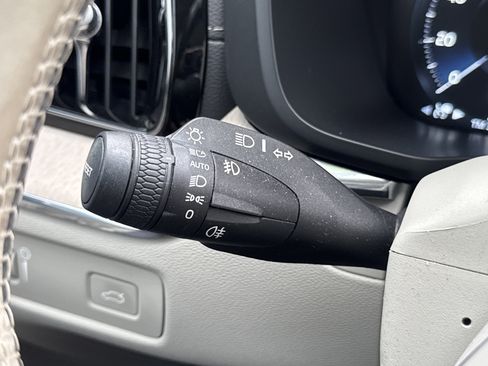 Used 2021 Volvo XC60 T5 Inscription w/ Advanced Package image 15