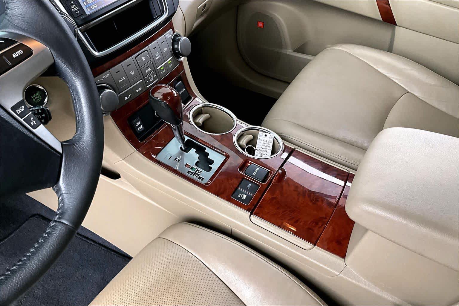 Used 2013 Toyota Highlander Limited AWD/4WD image 16