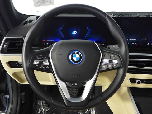 Used 2024 BMW i4 eDrive35 w/ Premium Package RWD image 27