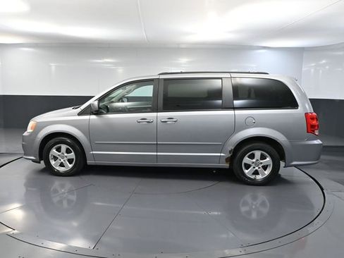Used 2013 Dodge Grand Caravan SXT FWD image 9