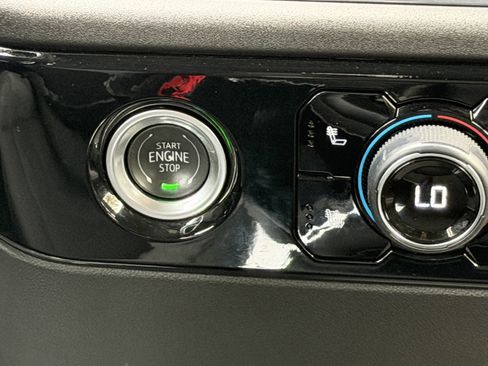 Used 2024 Chevrolet Silverado 1500 LT image 32