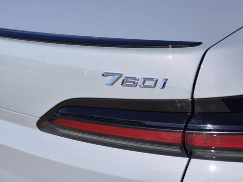 Certified 2024 BMW 760i xDrive image 10