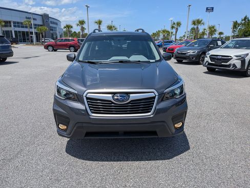 Used 2021 Subaru Forester Premium AWD/4WD image 9