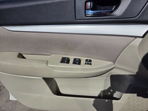 Used 2014 Subaru Legacy 2.5i AWD/4WD image 14