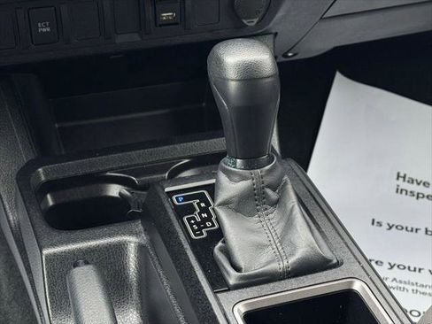 Certified 2023 Toyota Tacoma SR AWD/4WD image 43
