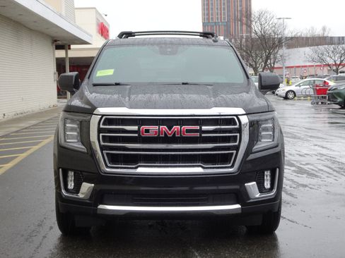 Used 2023 GMC Yukon SLT image 2