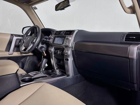 Used 2018 Toyota 4Runner SR5 Premium image 34