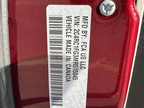 Used 2021 Chrysler Pacifica Touring image 25