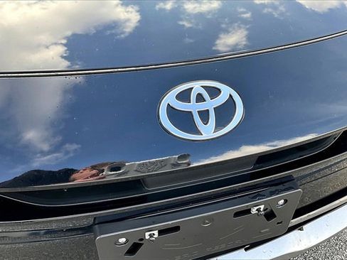 Used 2024 Toyota Prius XLE image 29