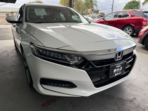 Used 2018 Honda Accord EX image 9