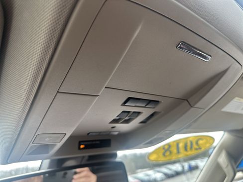 Used 2018 Chevrolet Silverado 1500 High Country image 38