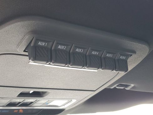 Used 2025 Ford F150 Raptor AWD/4WD image 32