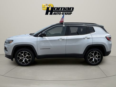 Used 2025 Jeep Compass Limited AWD/4WD image 2