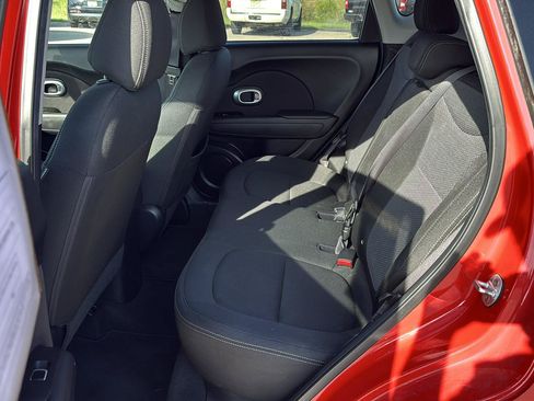 Used 2018 Kia Soul + FWD image 20